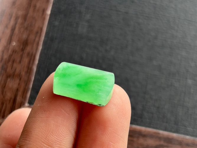 ️ 绿马鞍，尺寸14.3×8.8×2.7