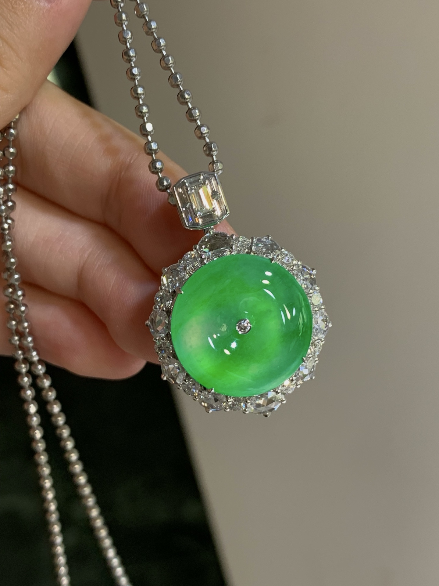 ️【18k金镶嵌平安扣吊坠】种老细腻，色阳浓郁起胶，成品：32.4*22.9*10.6，裸石：17.9,a17825/419