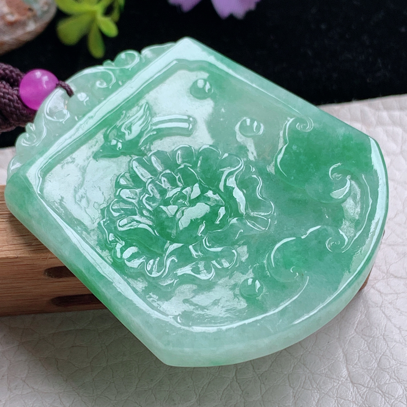 zz3实拍55*45.6*6天然缅甸翡翠双面精雕花开富贵吊坠浅绿国色天香毛衣坠