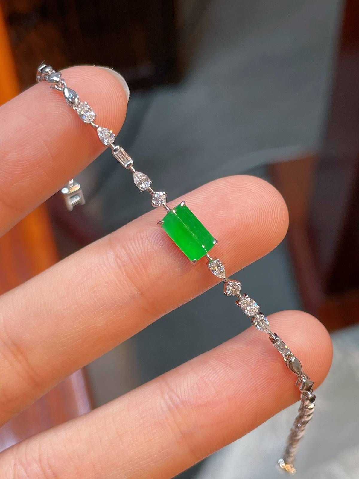 阳绿手链 完美 18k金镶嵌 强烈推荐