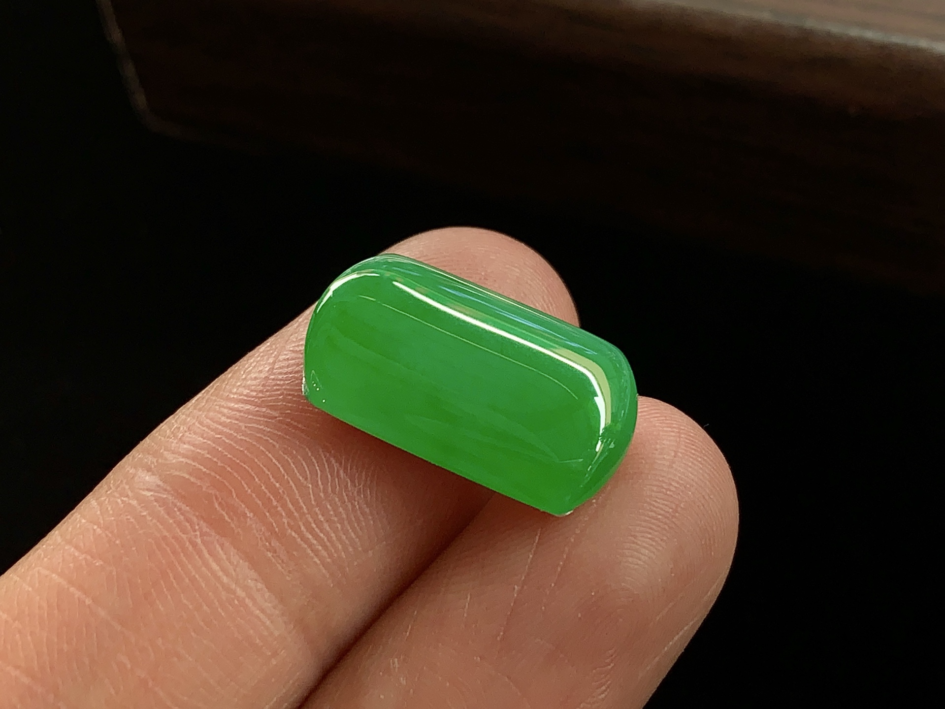 ️ 冰绿马鞍，色泽纯正，玉质细腻尺寸10.4×17.6×3.2