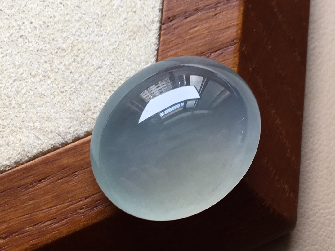 ️ 冰种大蛋面 极具质量感底子细腻起胶，厚实大气，收藏级精品无裂尺寸25.5*21.2*10.3 