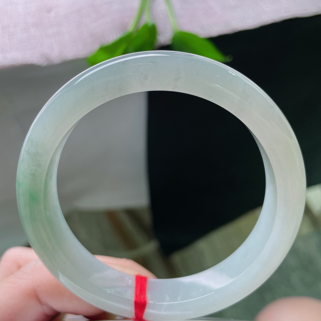 60/12.3/8.9绿底正圈，冰润细腻，渐变之色，婉间风华，悠然见南山，贵气，一点侧纹，ss51169a