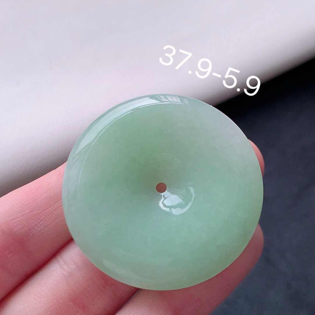 ️️糯冰平安扣挂件 品相喜悦，底子冰润细腻，佩戴优雅灵气货号06417，37.9-5.9