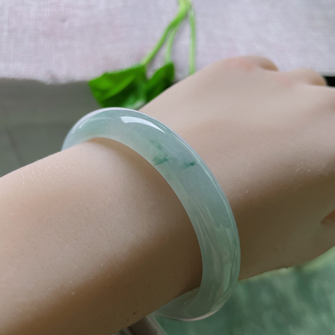 54（48.6）/11.6/6.9绿底贵妃，冰润细腻，秀丽，飘逸灵动，贵气，无裂，ss51235a