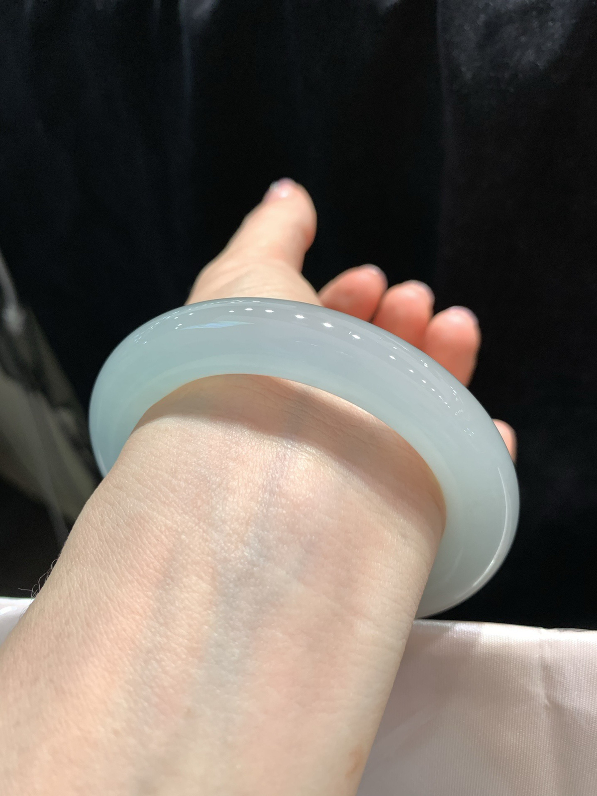 尺寸56.1/11.7，冰种圆条手镯
种好水足 清新甜美