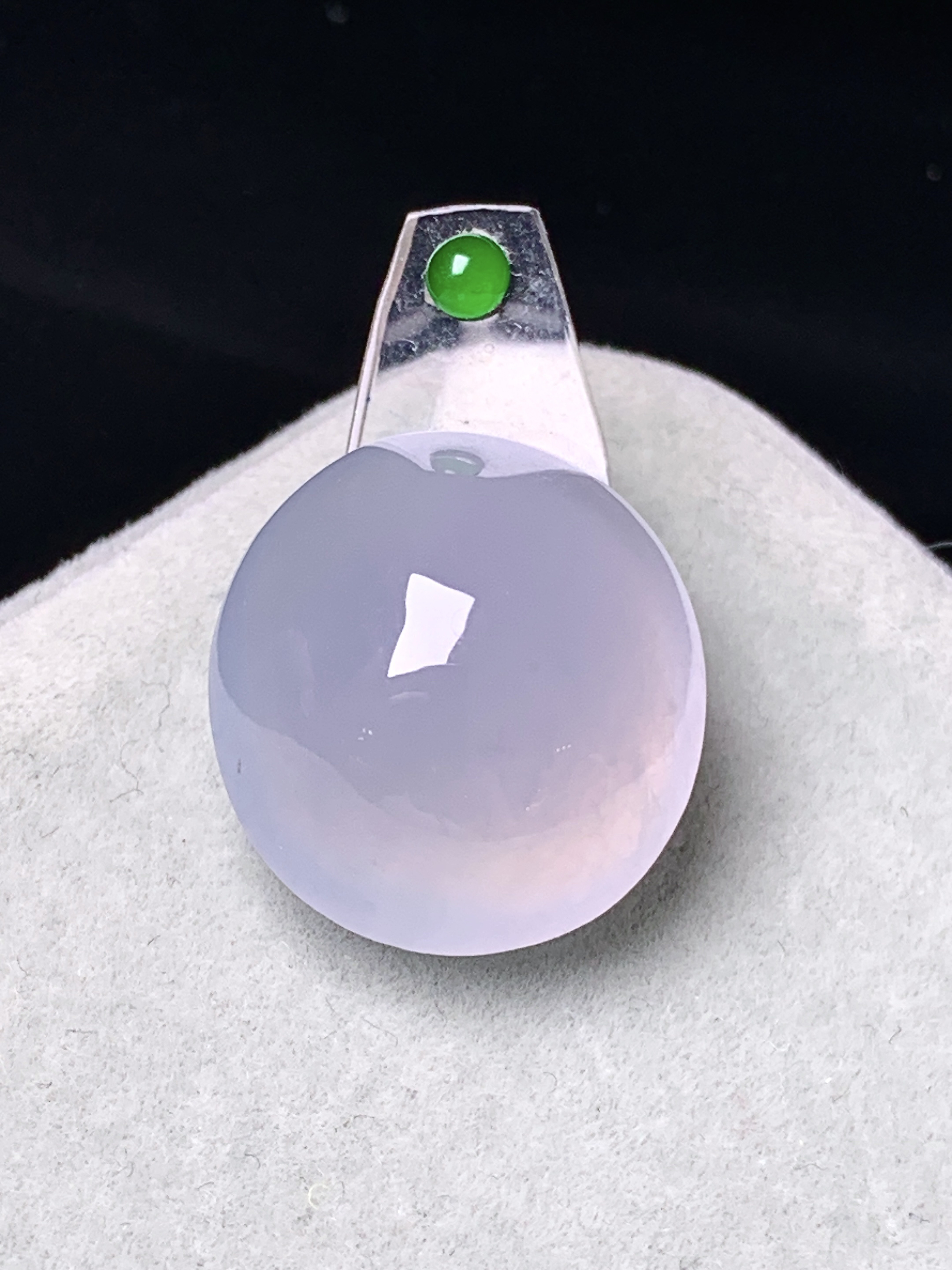 镶嵌款 冰种蛋面吊坠 玉质细腻 色泽艳丽清新 水润亮眼 整体尺寸19*17.2*11.5*2x