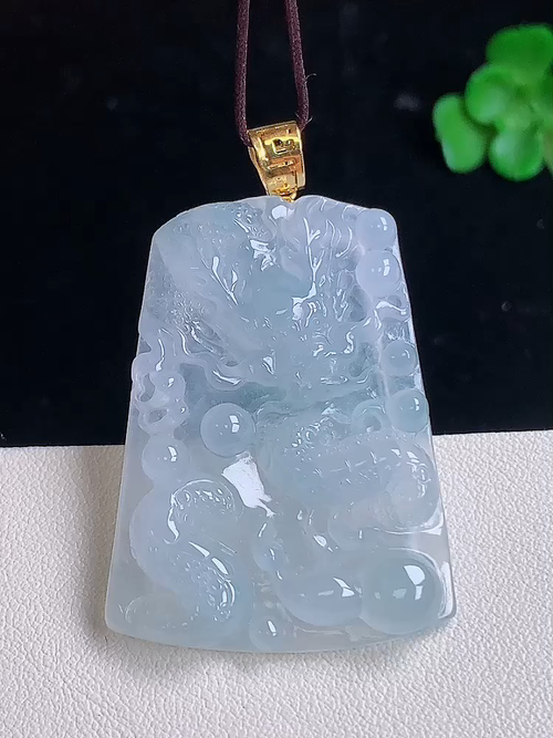  ，18k金镶冰龙牌，无裂，尺寸40.8/29.8/5.7，№;y180544