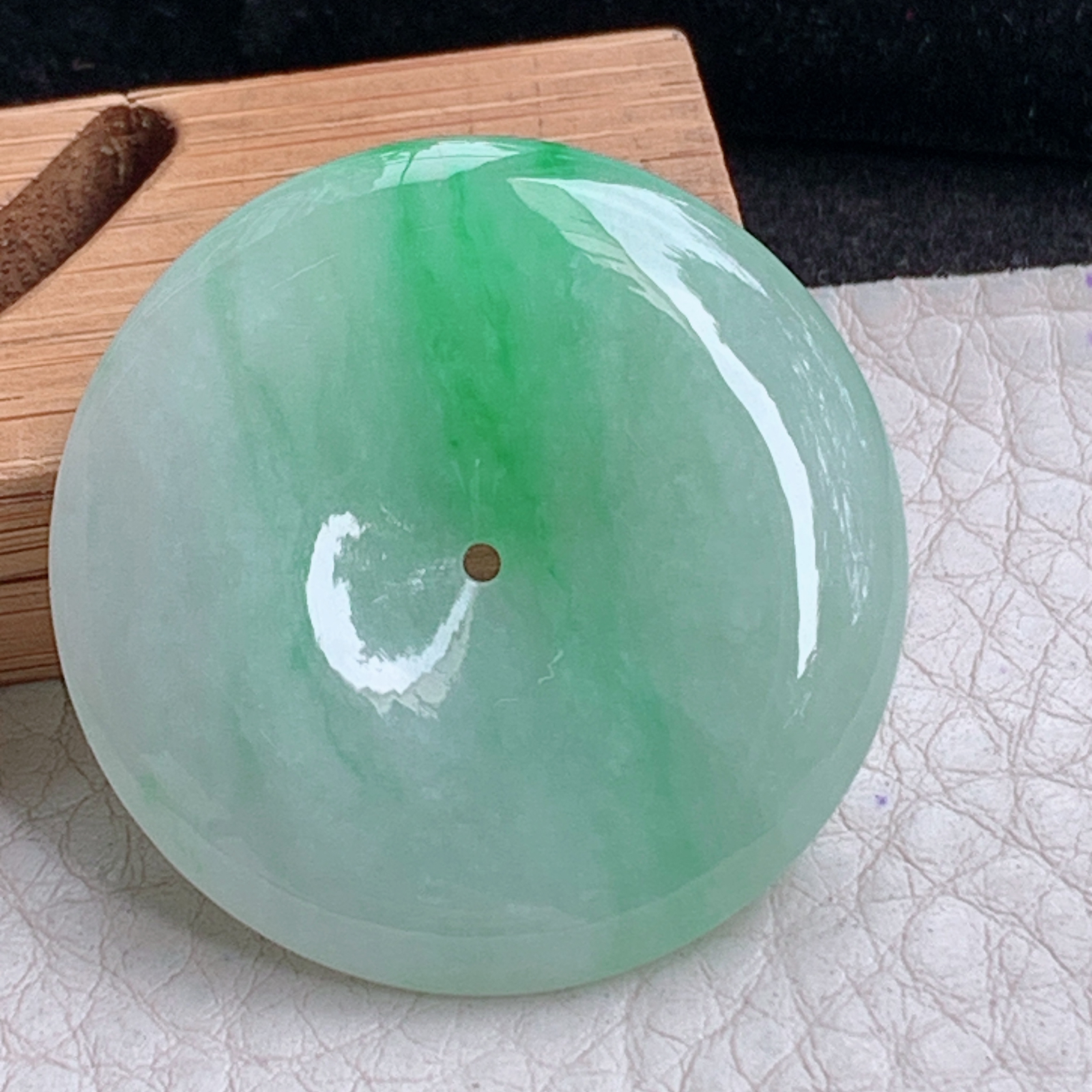 zz3实拍33.3*5.5天然缅甸翡翠飘绿花平安扣吊坠 复古时尚玉扣