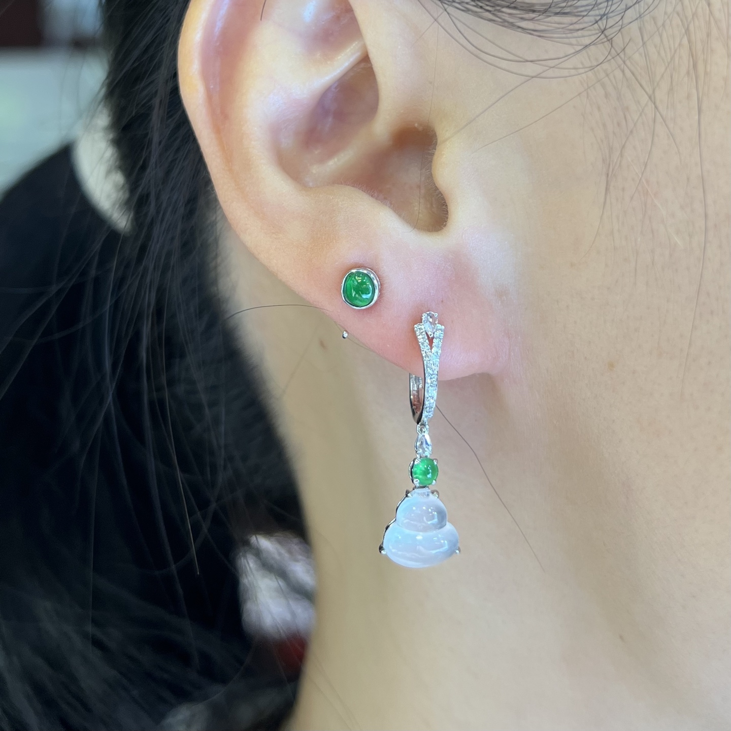 ️18k金钻石镶嵌冰种起光翡翠白冰葫芦耳包耳坠天然缅甸翡翠A货，29-9.6-5.2