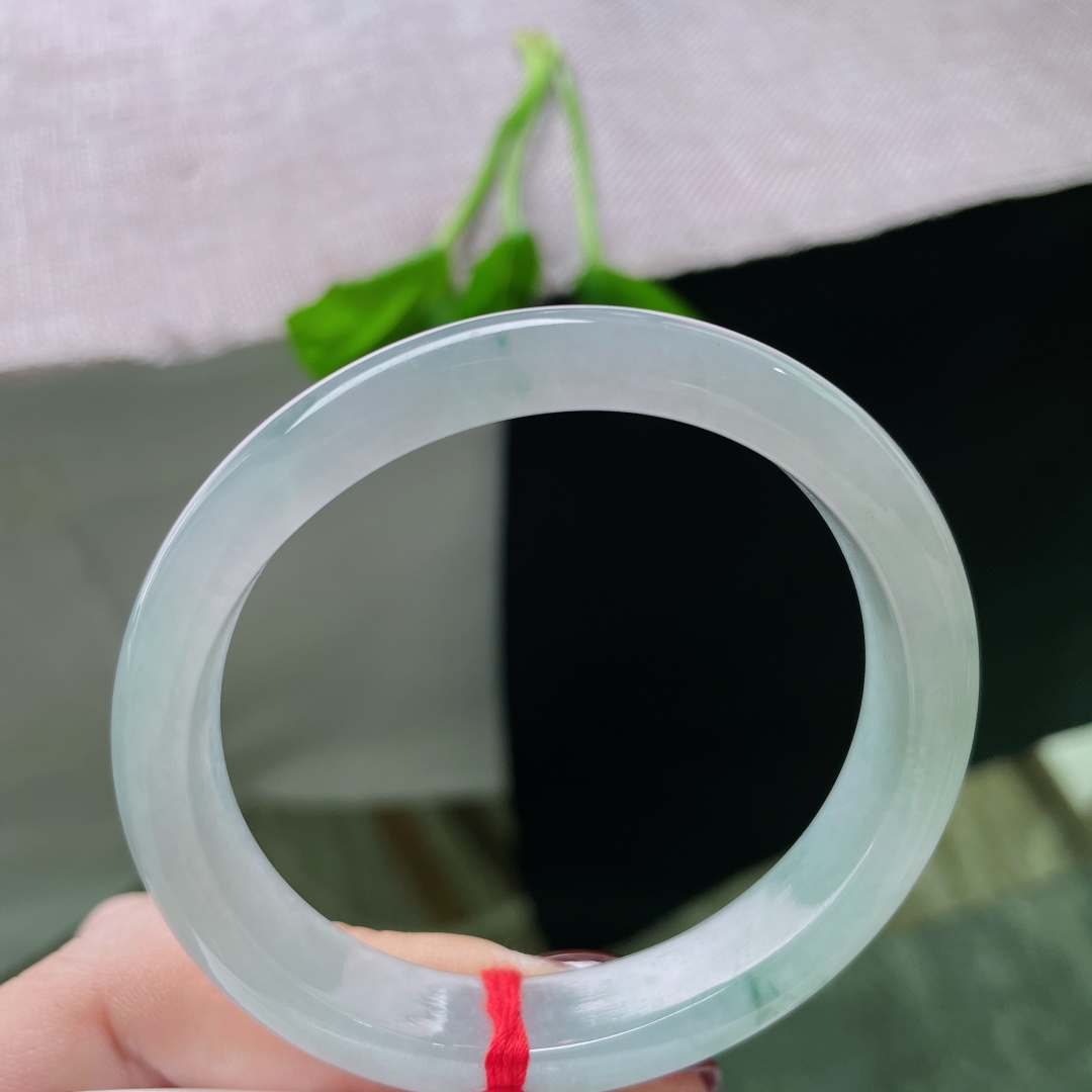 54（48.6）/11.6/6.9绿底贵妃，冰润细腻，秀丽，飘逸灵动，贵气，无裂，ss51235a