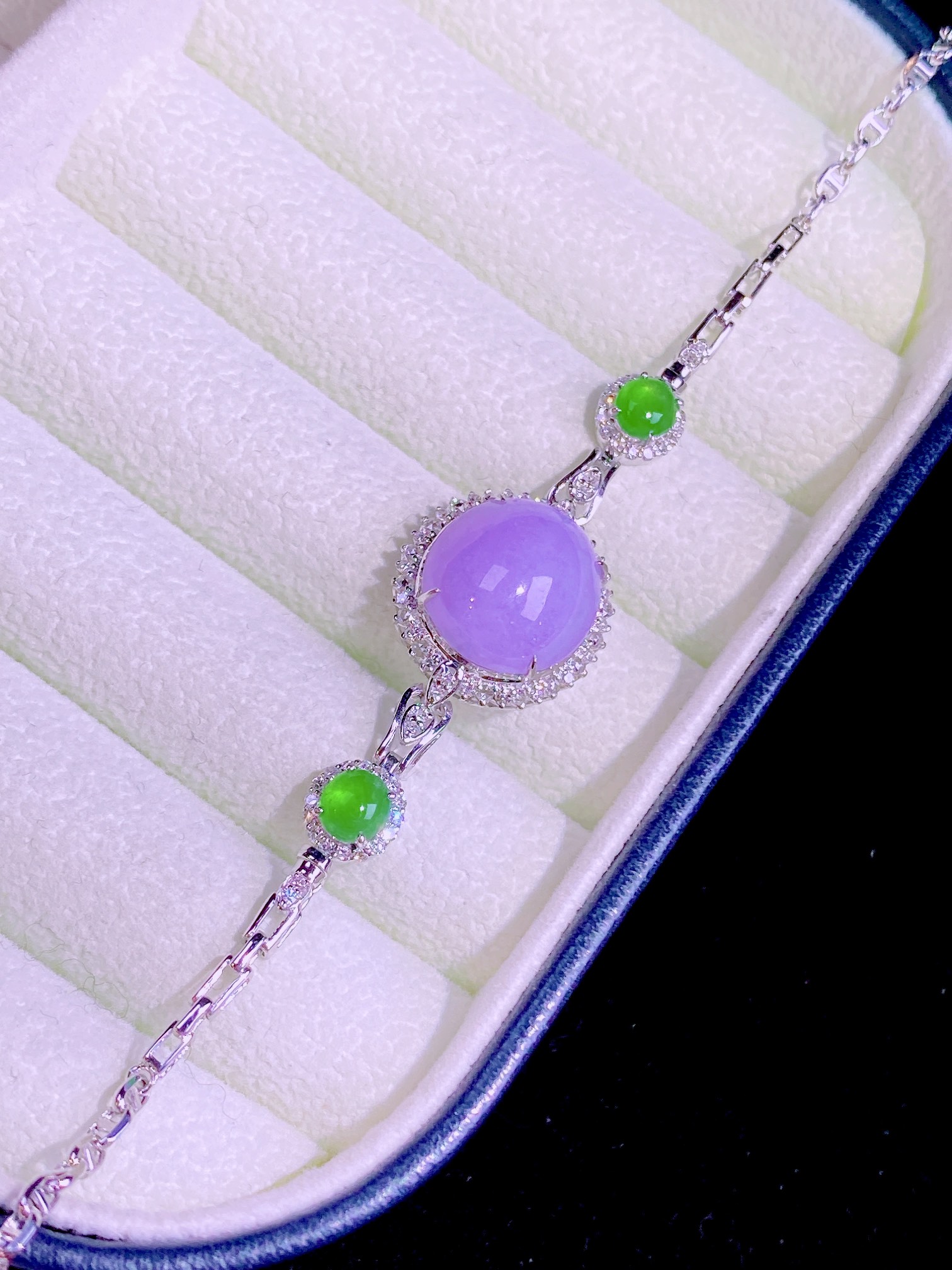 ️月移花影动 疑是玉人来天然翡翠冰种蛋面手链 高品质 奢华款戴于腕间高雅气质 满满的珠宝感 新品，