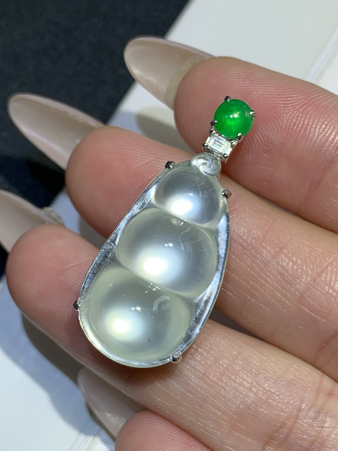 ️ 玻璃种炸光福豆吊坠，32.2-14.1-9.3