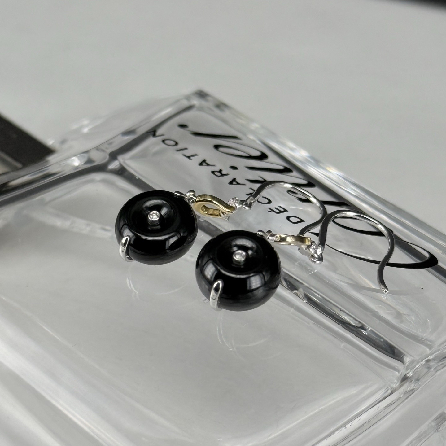 精品18k墨翠平安扣耳坠 种好色正 黑度极好 打灯通透 油性十足 尺寸10