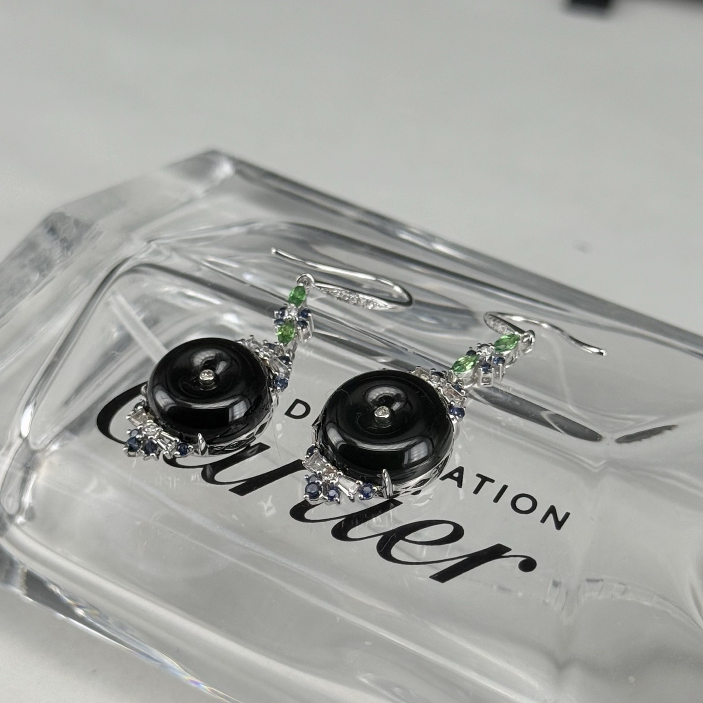 精品18k墨翠平安扣耳坠 种好色正 黑度极好 打灯通透 油性十足 尺寸12