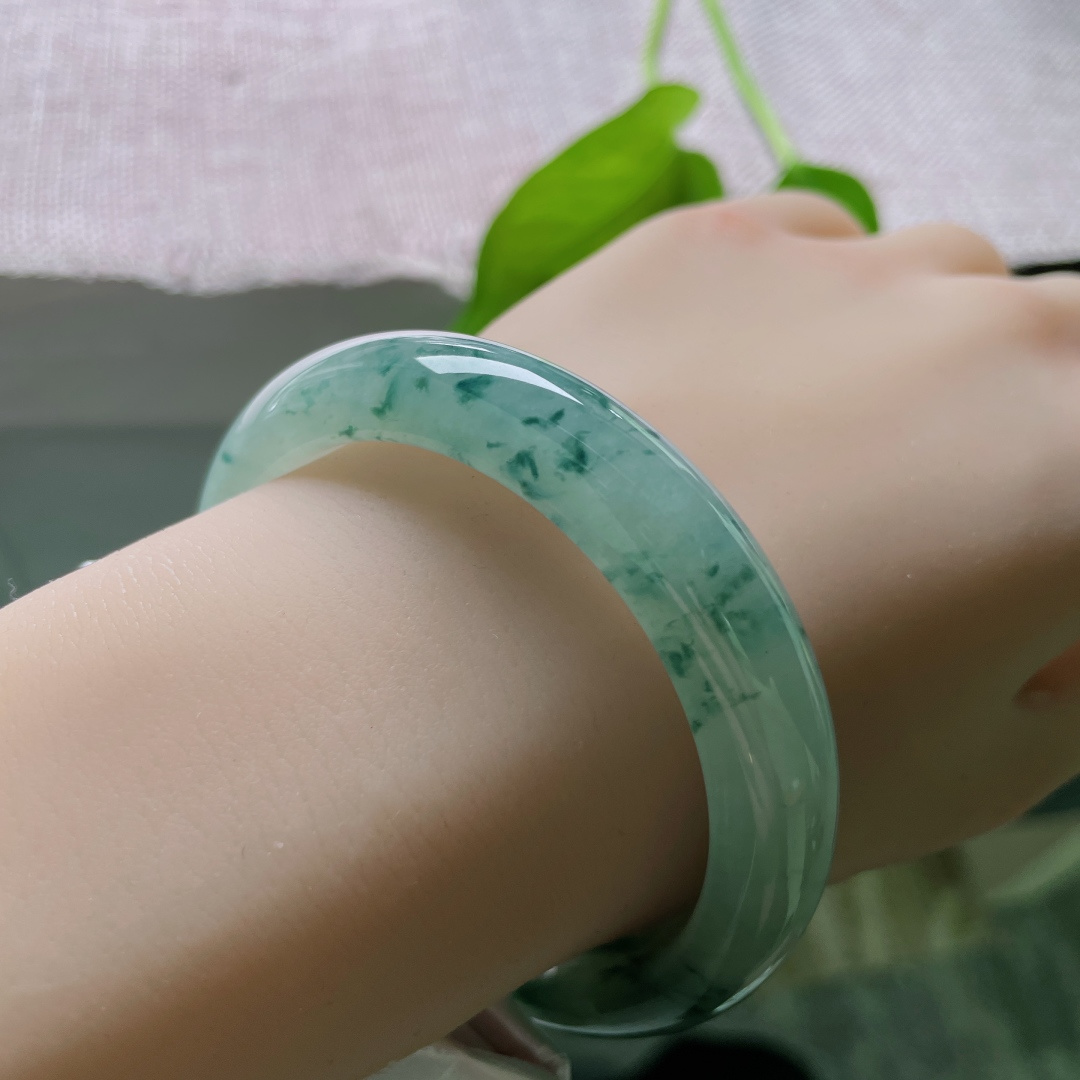 飘花正圈，冰润细腻，清新俊逸，飘逸灵动，贵气，无裂，ss55167a