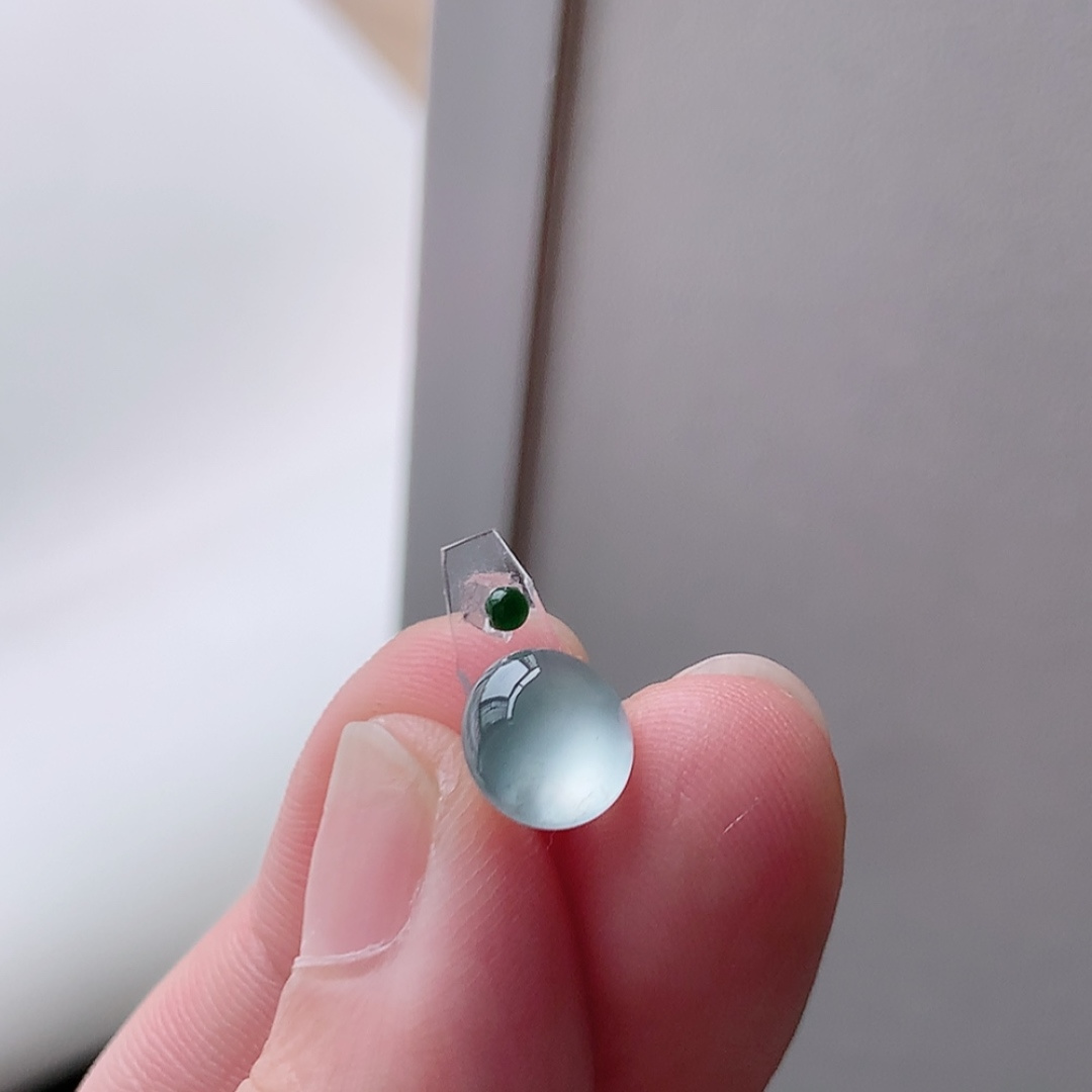 货号38417，7.6-7-2.5，冰种旦面 种老无裂水润，饱满肉厚，佩戴清新优雅