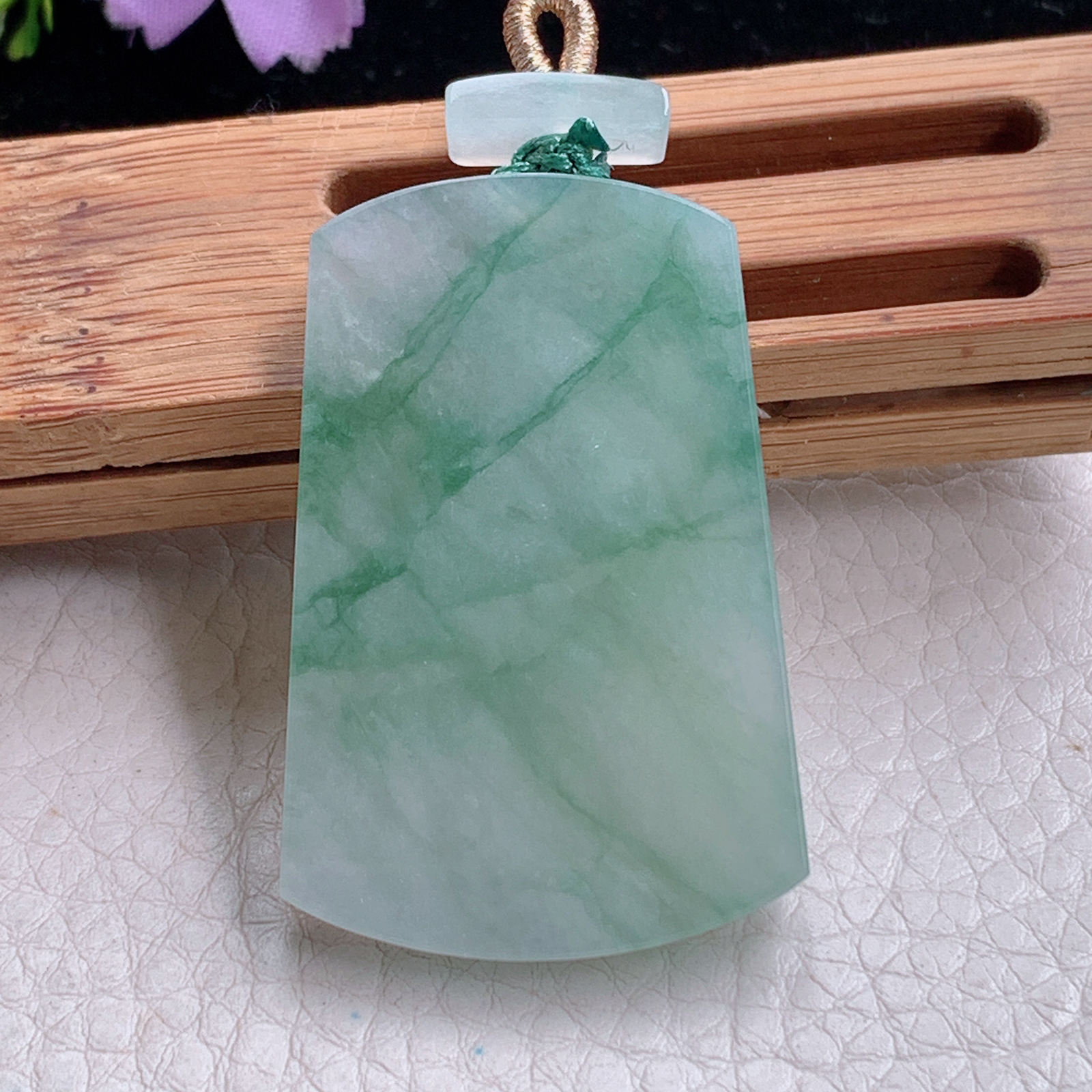 zz3实拍44.8*29.5*5.3天然缅甸翡翠飘花平安无事牌吊坠