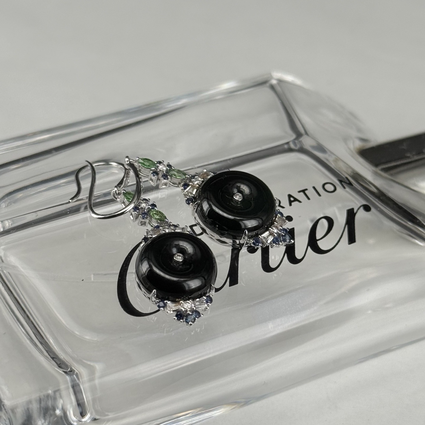 精品18k墨翠平安扣耳坠 种好色正 黑度极好 打灯通透 油性十足 尺寸12