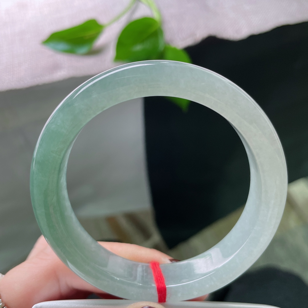 56.3/12.8/8.5，冰油正圈，像把天空和湖底的故事，全都封存在了这抹色彩里。无裂，ss50200a