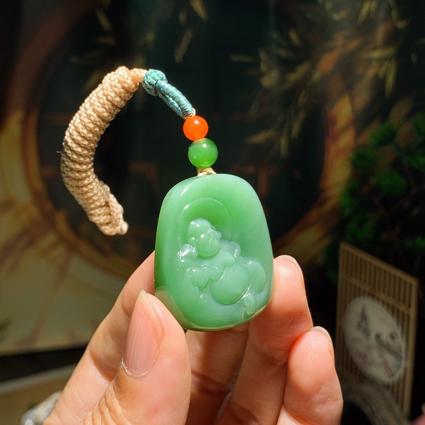 和田玉阳绿猫眼俄罗斯碧玉佛引福来挂件 尺寸31/27/9重17.5克，玉质细腻油润 底色纯净 脂粉好