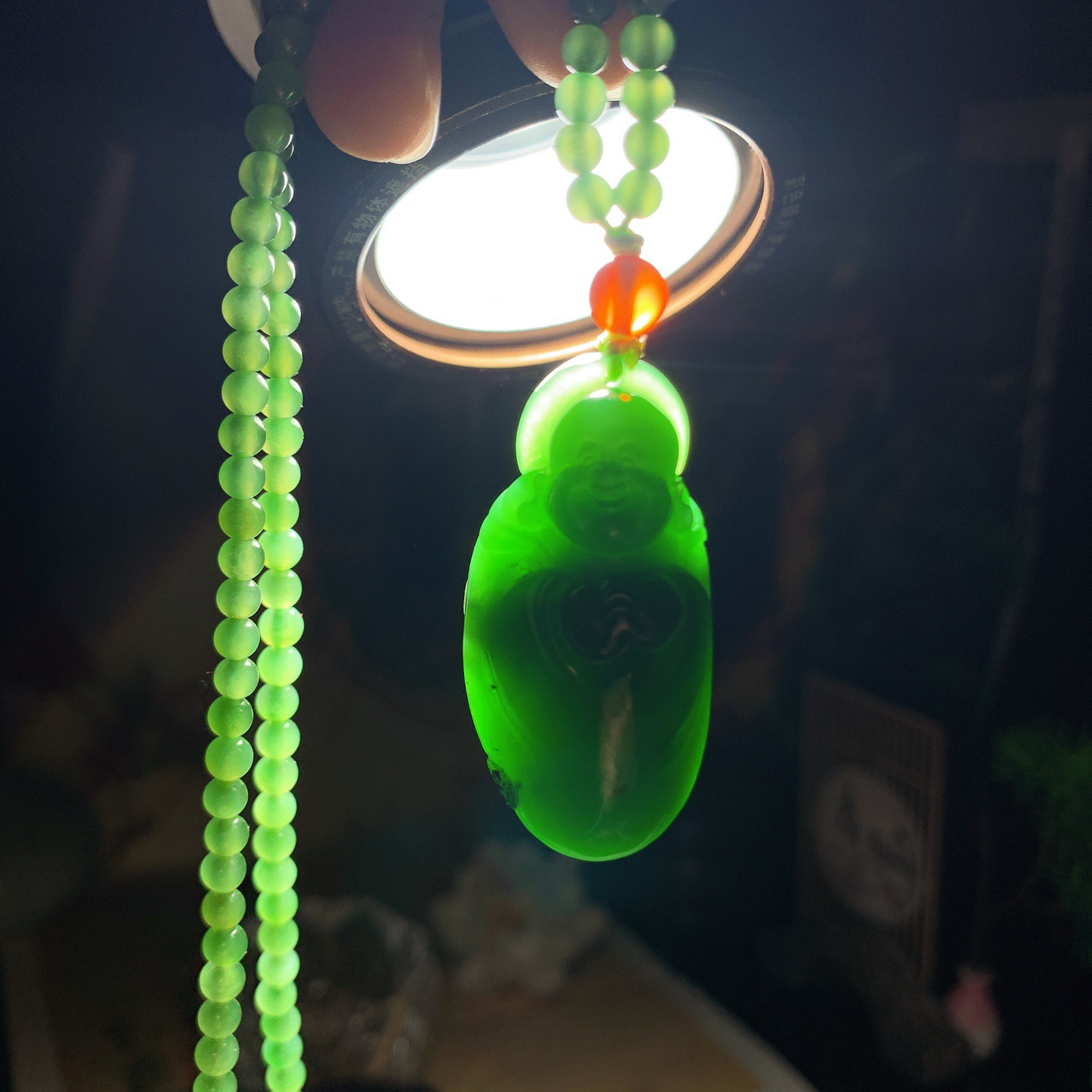 和田玉红皮料菠菜绿俄罗斯碧玉佛引福来挂件 尺寸44/21/13重31.5克，玉质细腻油润 底色纯净 脂粉好，品质好！lt260418