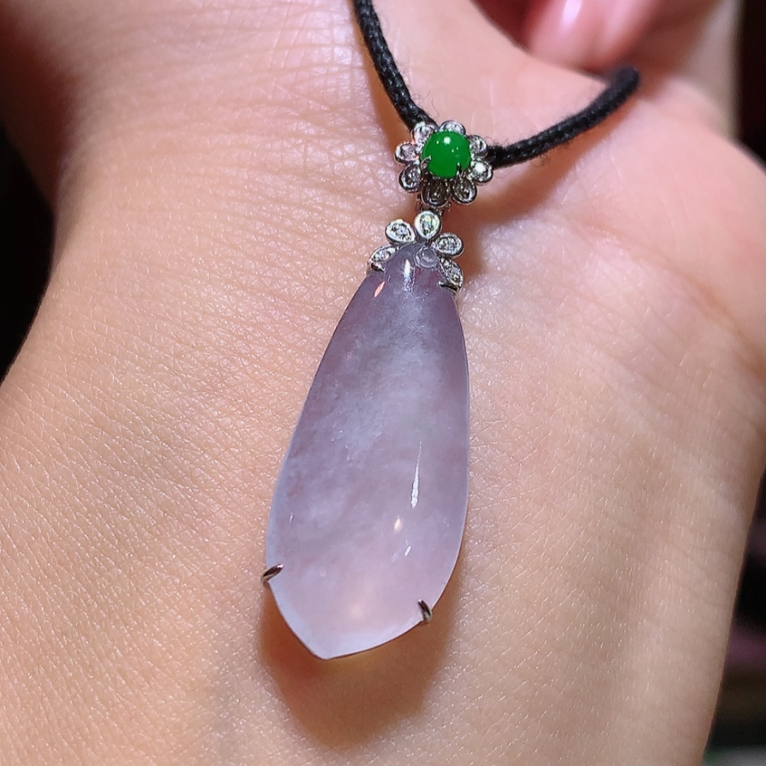 高冰福瓜吊坠，底子细腻莹润 冰润起胶  佩戴清新优雅货号26416，35.6-11.2-5.7-26.1-11.2