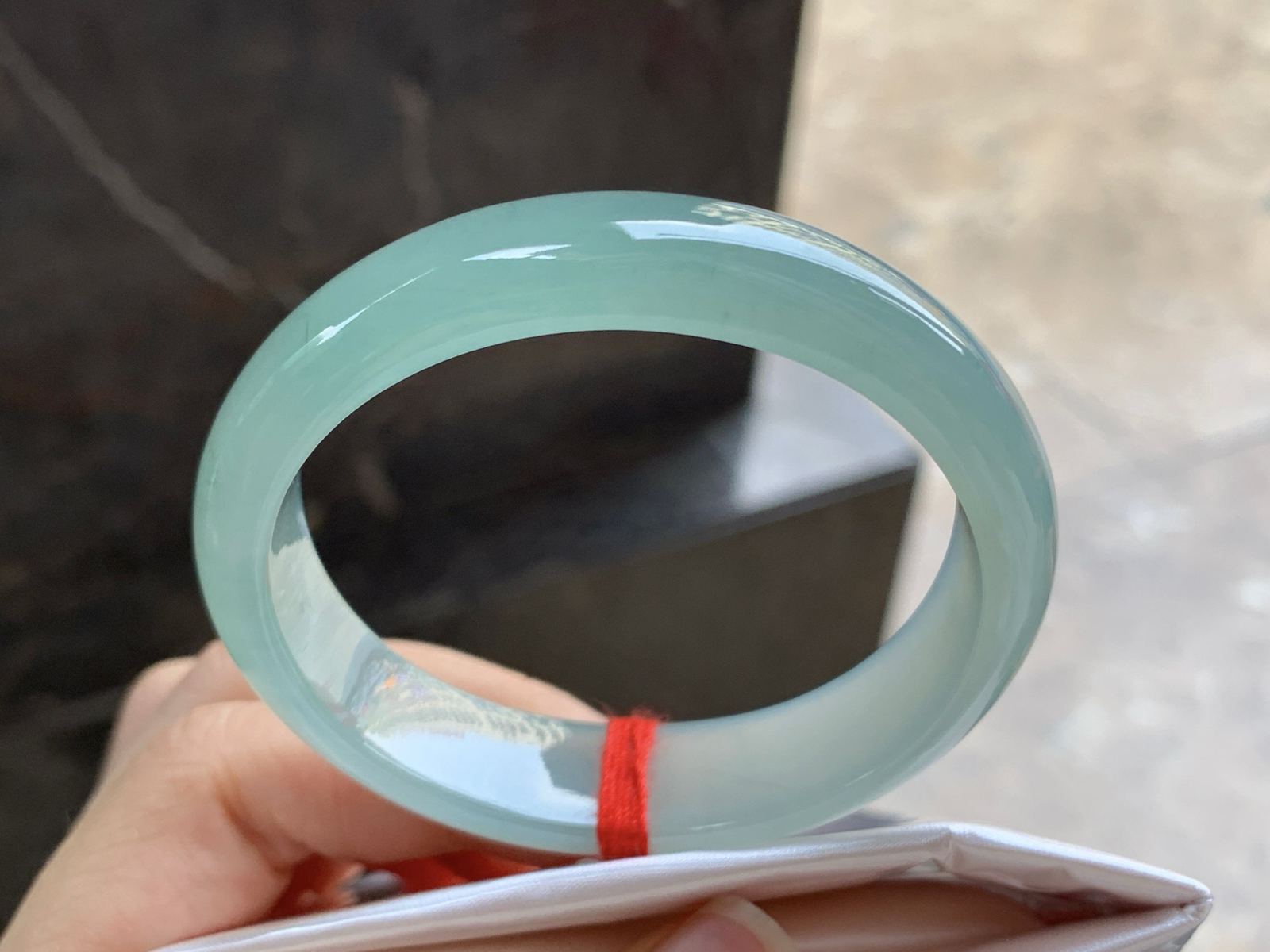 53.3-13.4-6.6

冰晴贵妃手镯^_^起光 正圈51可以带