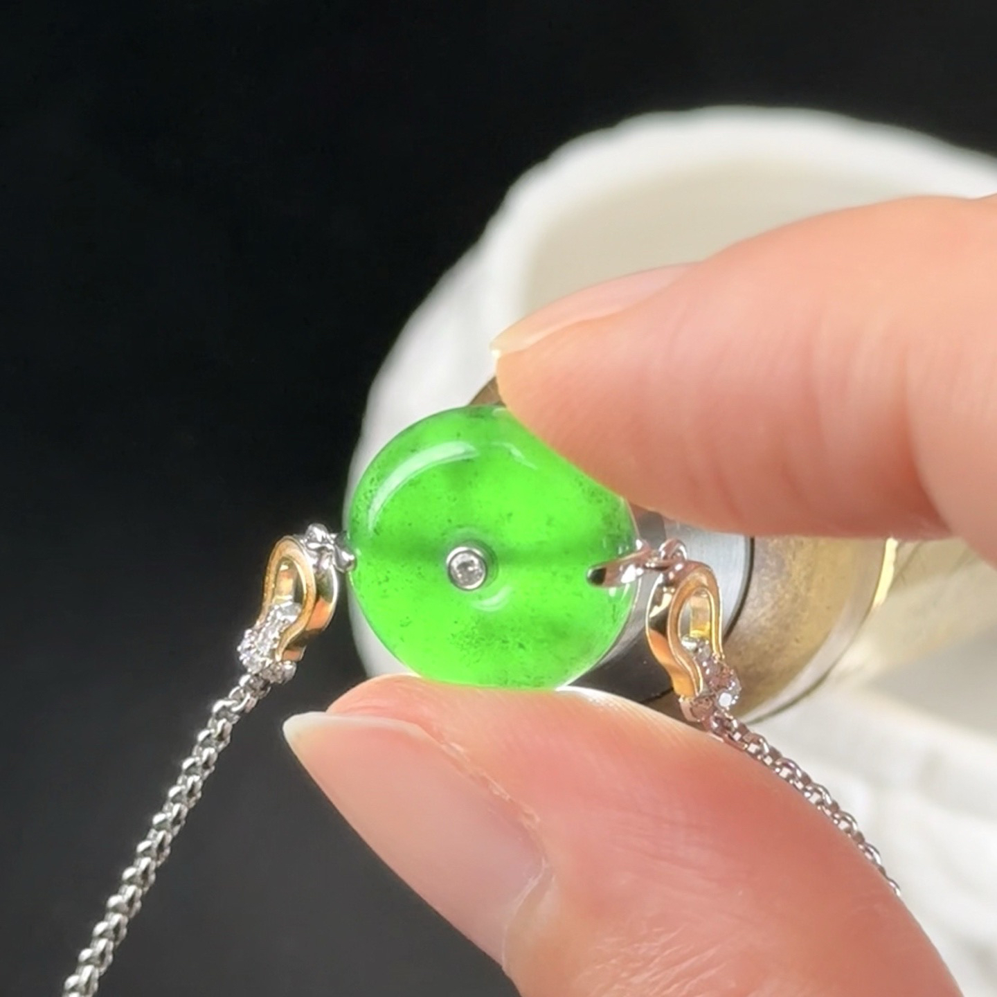 精品18k墨翠平安扣手链 种好色正 黑度极好 打灯通透 油性十足 尺寸13.4