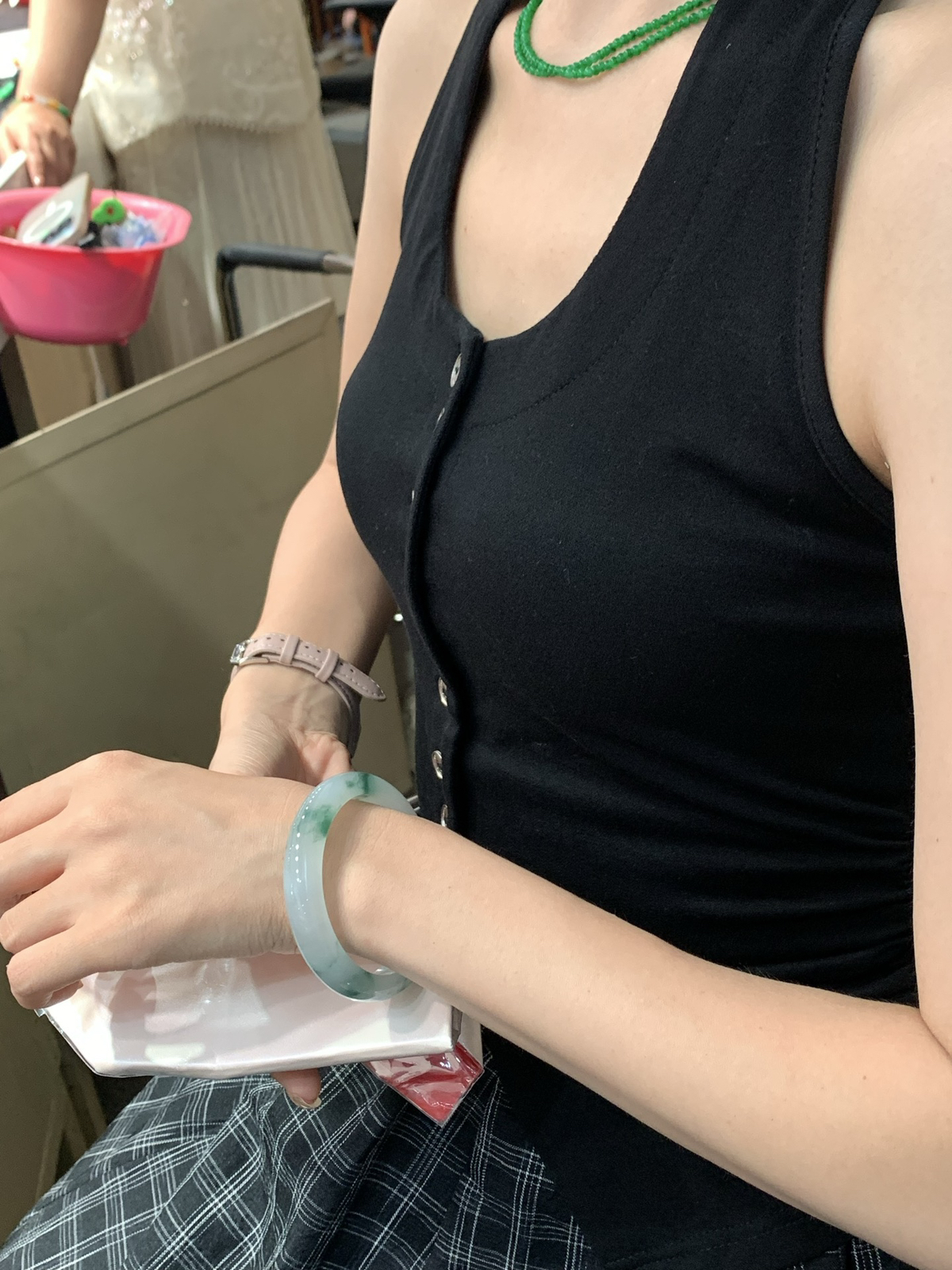 尺寸55.9/12.4/8.2，冰飘花手镯
水润细腻 清新甜美