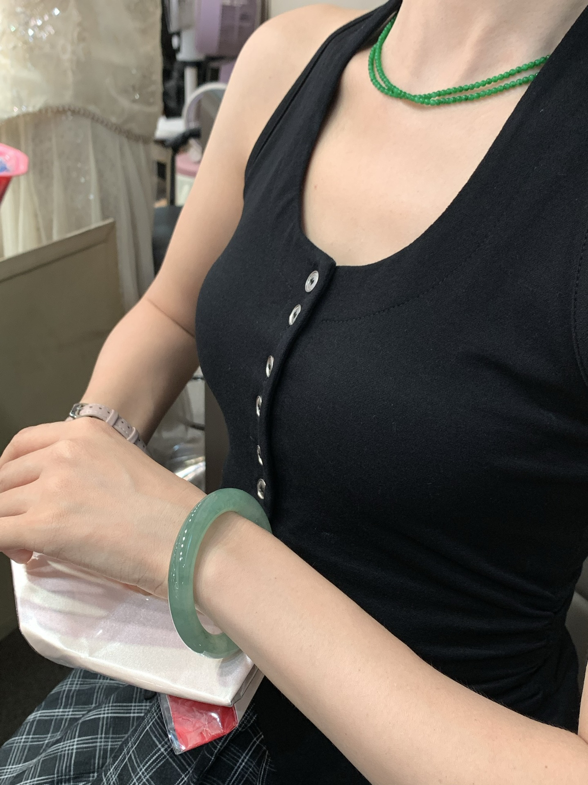 尺寸55.6/10.6/10.8，冰晴圆条手镯 
种好水足 清新甜美