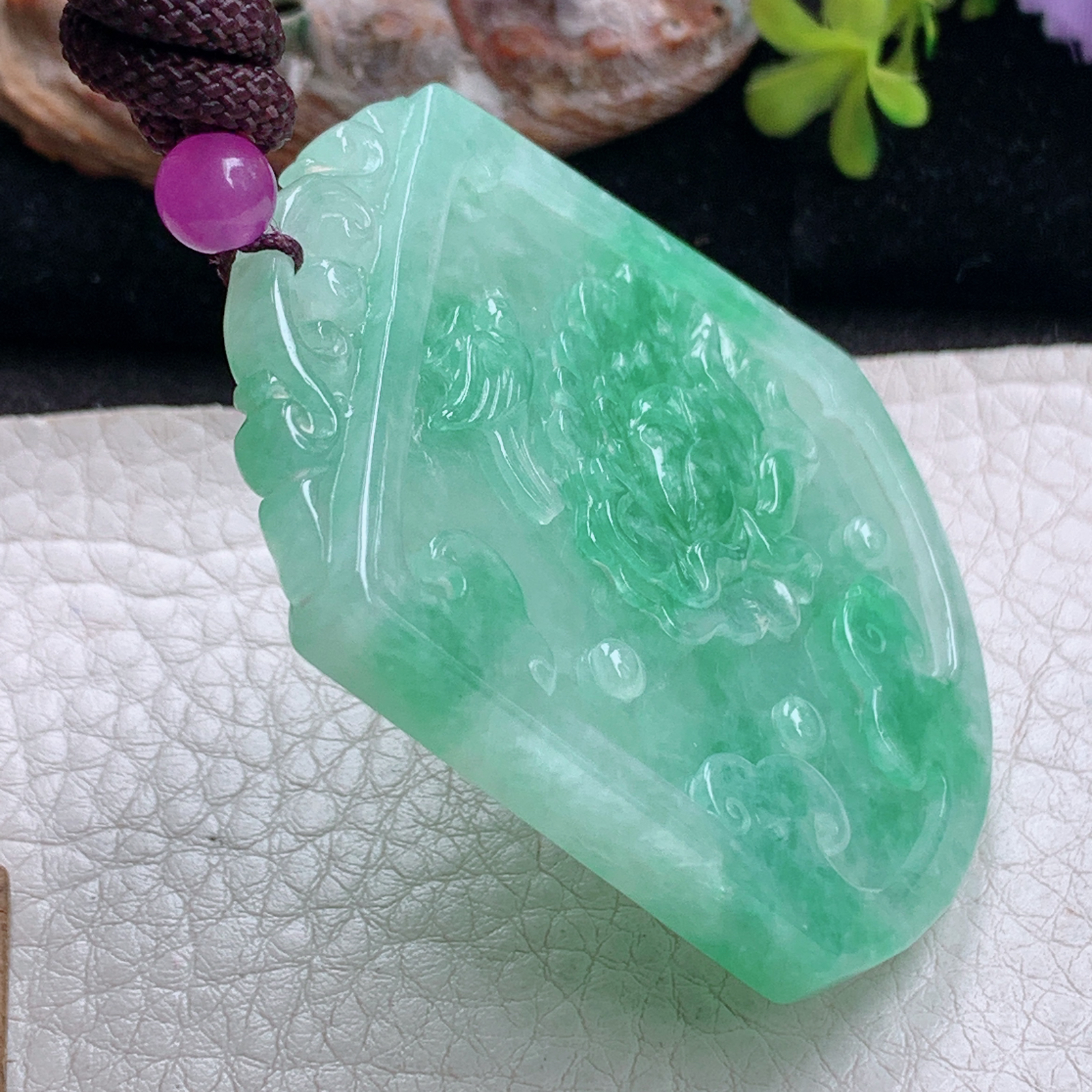 zz3实拍55*45.6*6天然缅甸翡翠双面精雕花开富贵吊坠浅绿国色天香毛衣坠