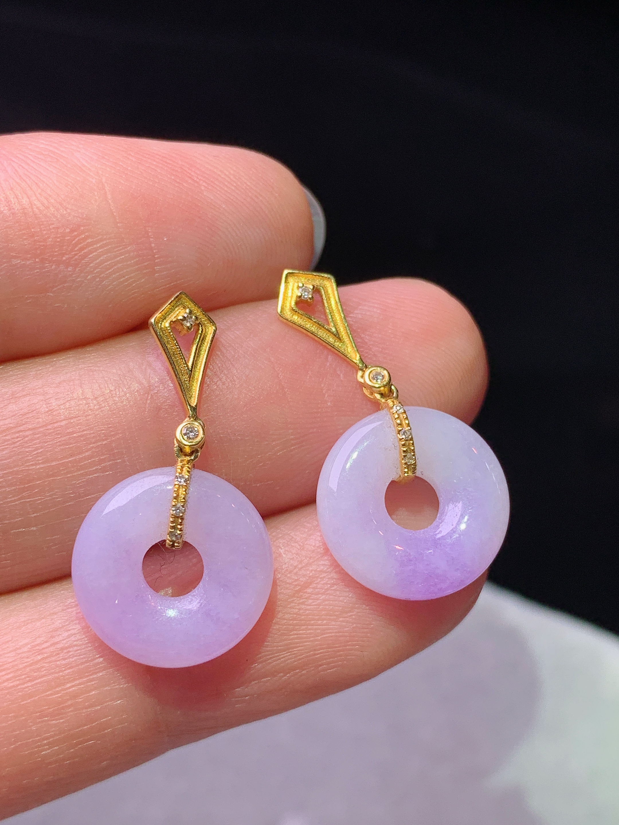 18k金钻镶嵌紫罗兰平安环耳坠 玉质细腻 色泽艳丽清新 水润亮眼 整体尺寸23.3*12.2*3.3L4