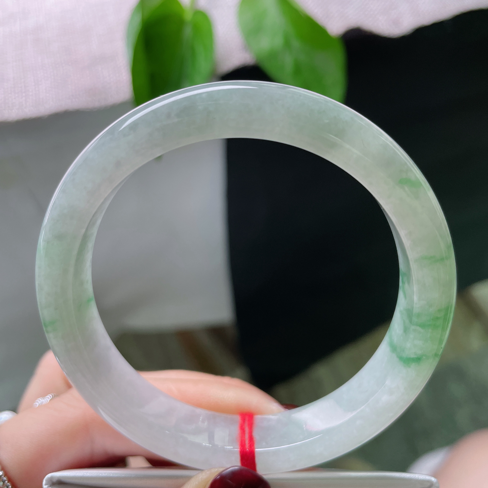 57/11.5/8.1，飘花正圈，水润，花色鲜活灵动，海草一般摇曳生姿..