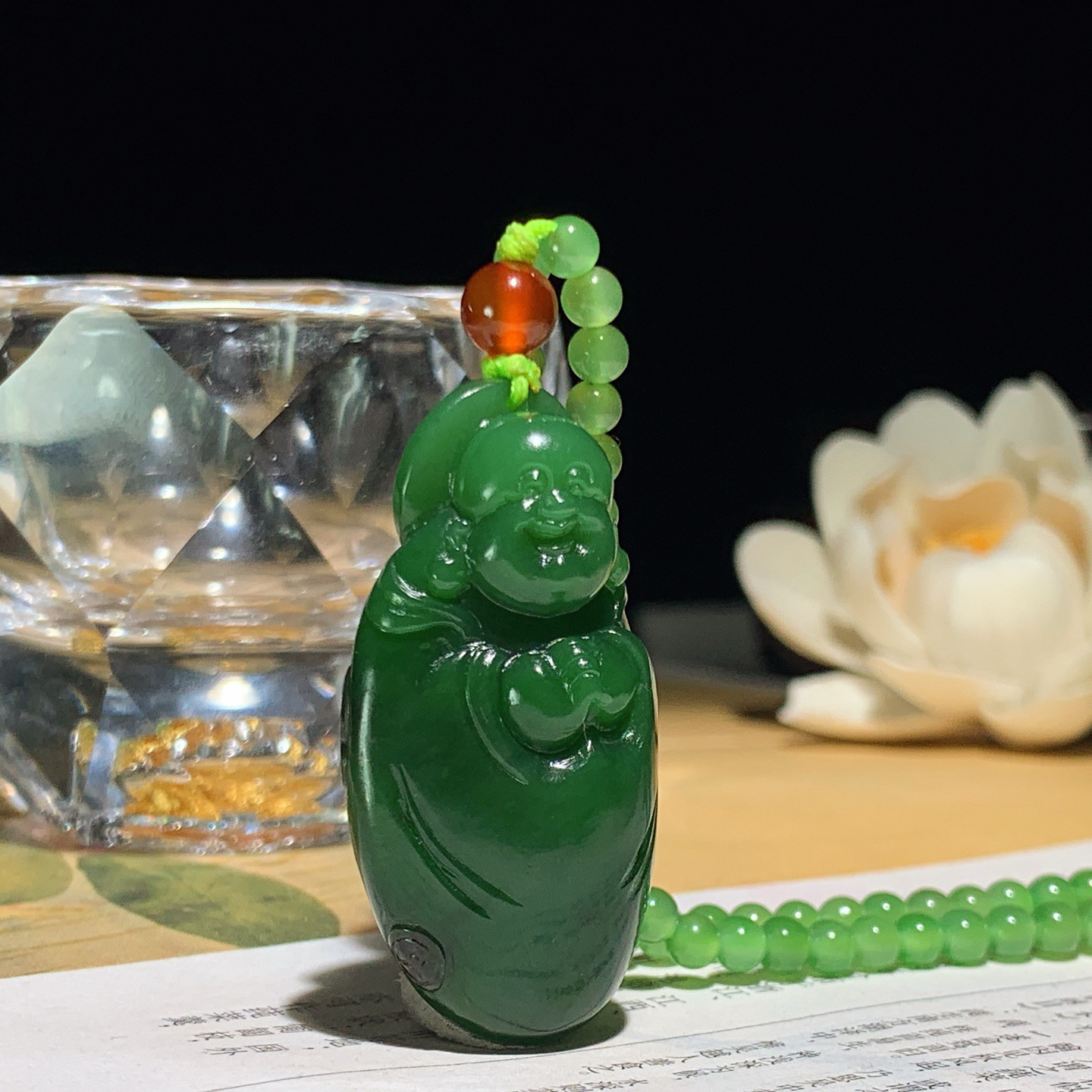 和田玉红皮料菠菜绿俄罗斯碧玉佛引福来挂件 尺寸44/21/13重31.5克，玉质细腻油润 底色纯净 脂粉好，品质好！lt260418