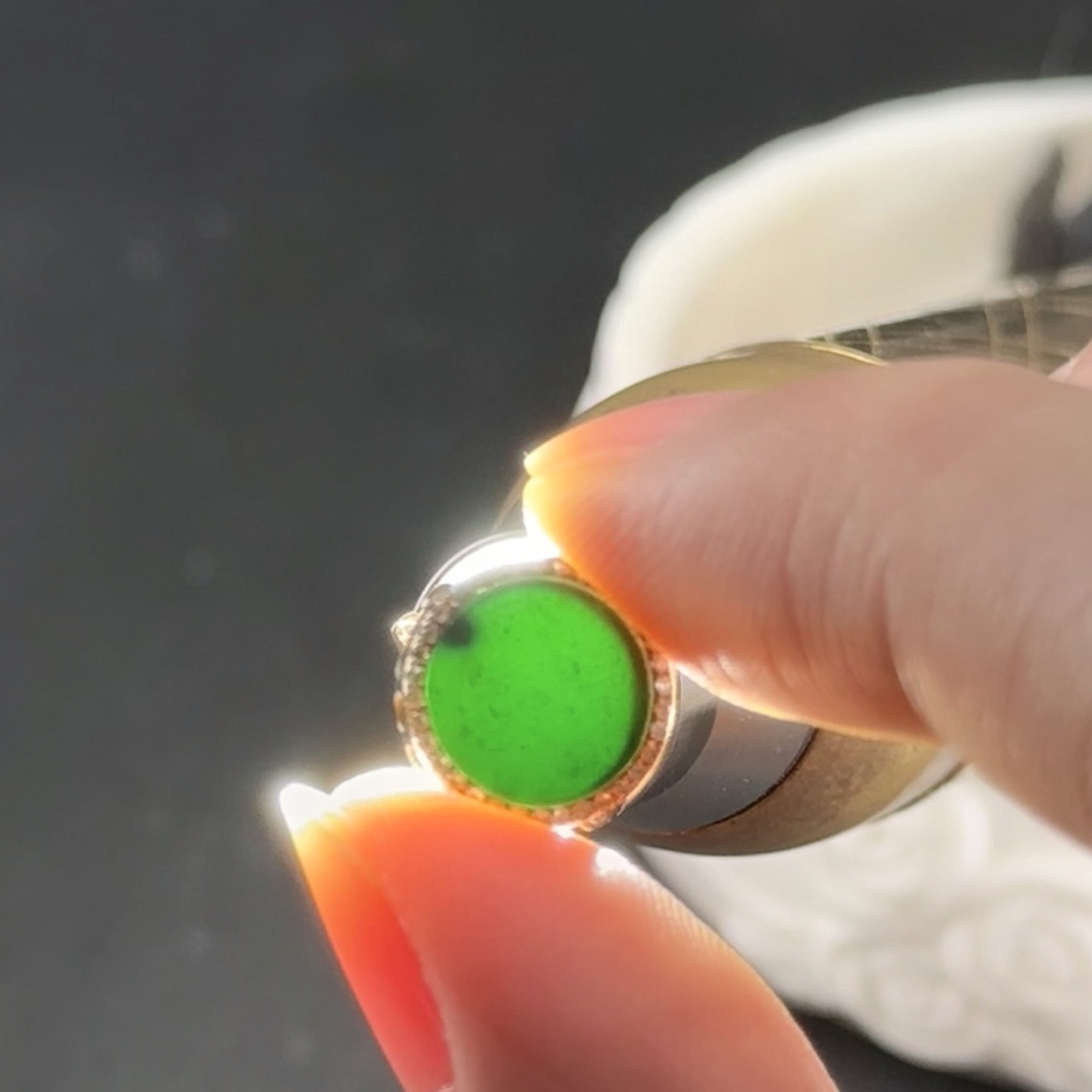 精品18k墨翠圆牌耳包 种好色正 黑度极好 打灯通透 油性十足 尺寸10.7