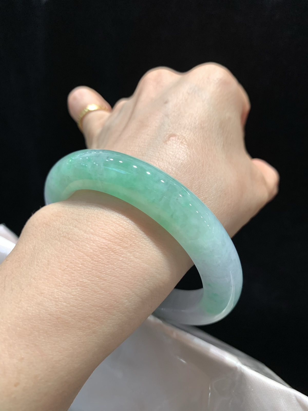 尺寸58.7/11.7/8.6，春彩手镯
清新甜美
TG-1306-600