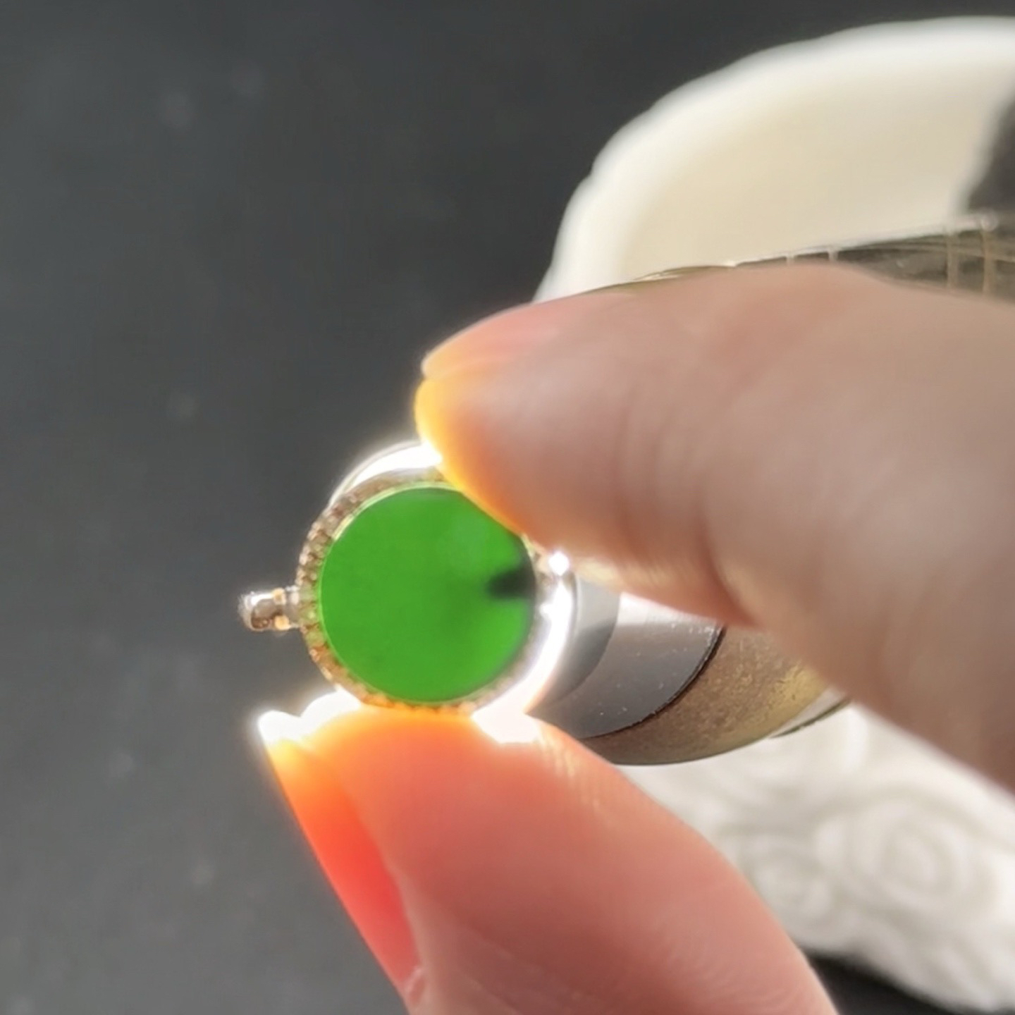 精品18k墨翠圆牌耳包 种好色正 黑度极好 打灯通透 油性十足 尺寸10.7