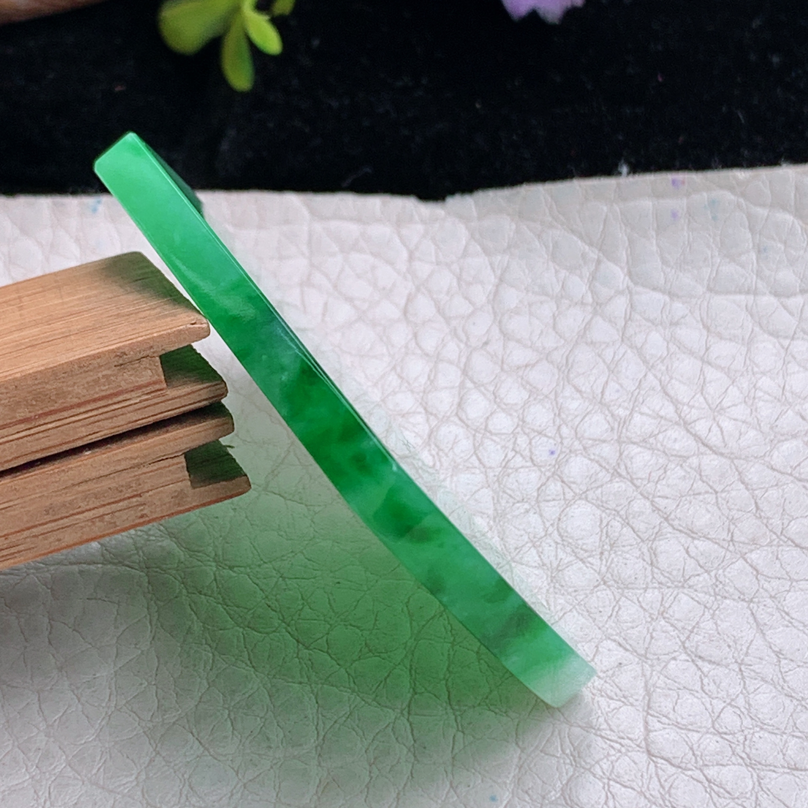 zz3实拍49*32*4天然缅甸翡翠飘绿平安无事牌吊坠简约素牌项坠