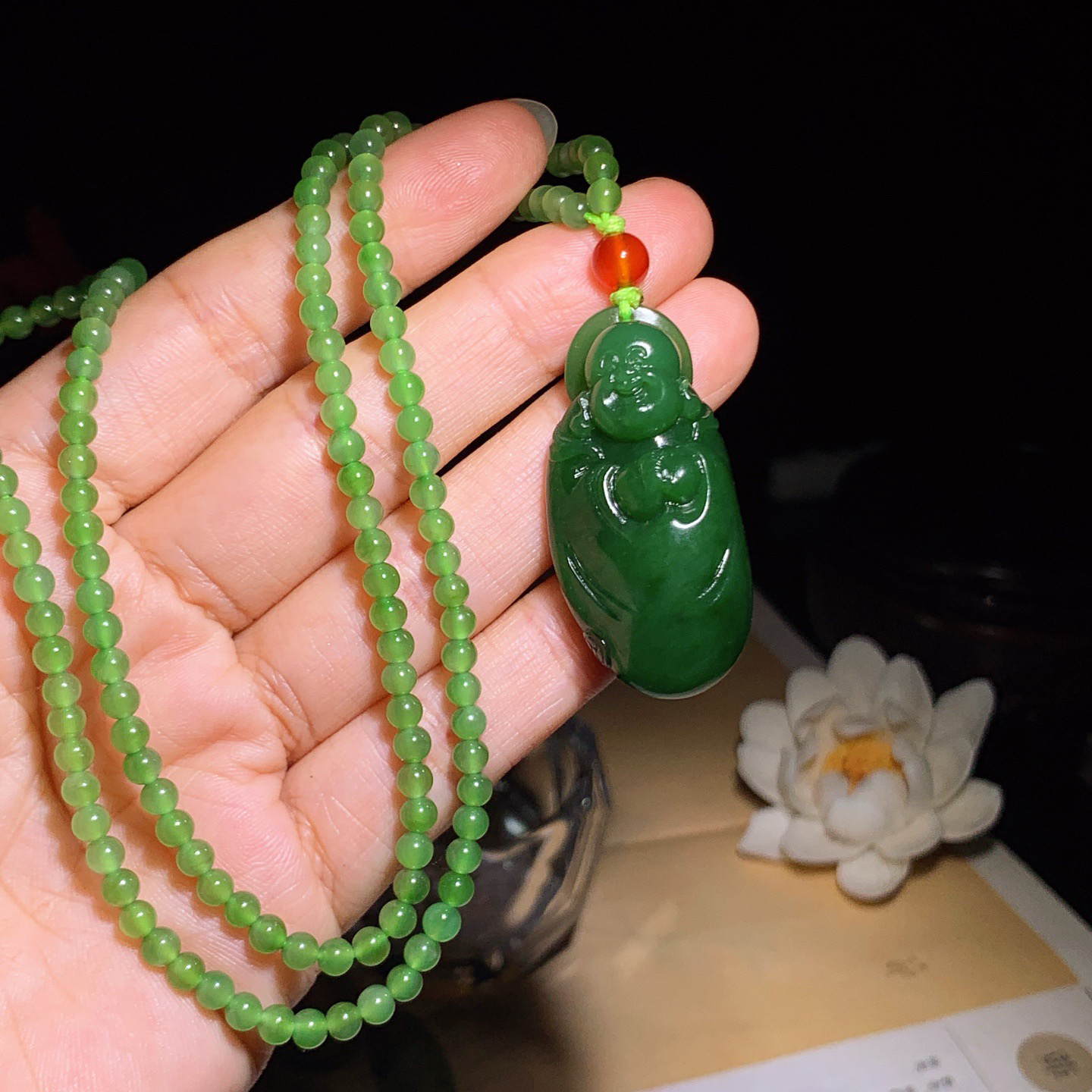 和田玉红皮料菠菜绿俄罗斯碧玉佛引福来挂件 尺寸44/21/13重31.5克，玉质细腻油润 底色纯净 脂粉好，品质好！lt260418