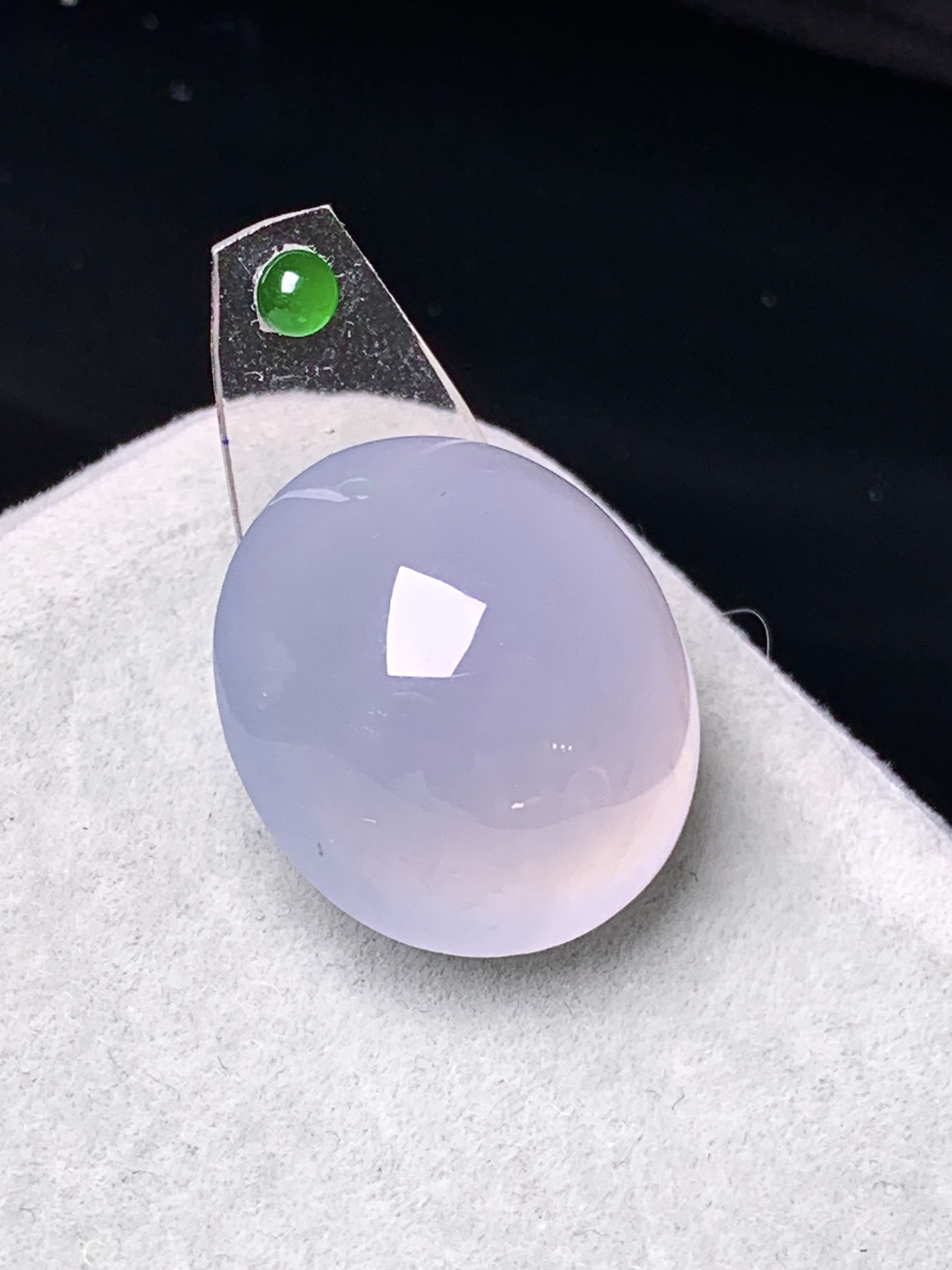 镶嵌款 冰种蛋面吊坠 玉质细腻 色泽艳丽清新 水润亮眼 整体尺寸19*17.2*11.5*2x