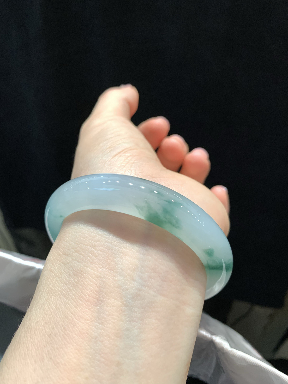 尺寸55.9/12.4/8.2，冰飘花手镯
水润细腻 清新甜美