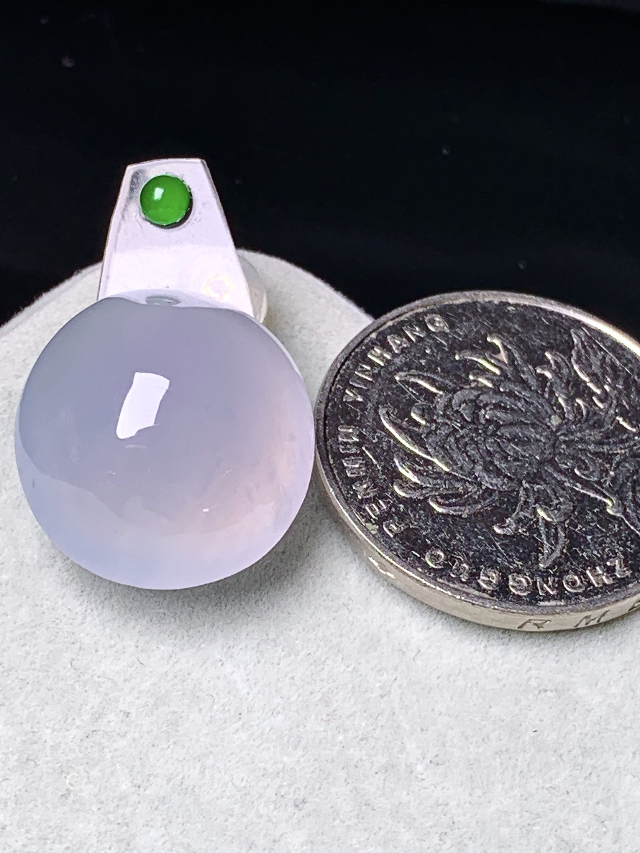 镶嵌款 冰种蛋面吊坠 玉质细腻 色泽艳丽清新 水润亮眼 整体尺寸19*17.2*11.5*2x