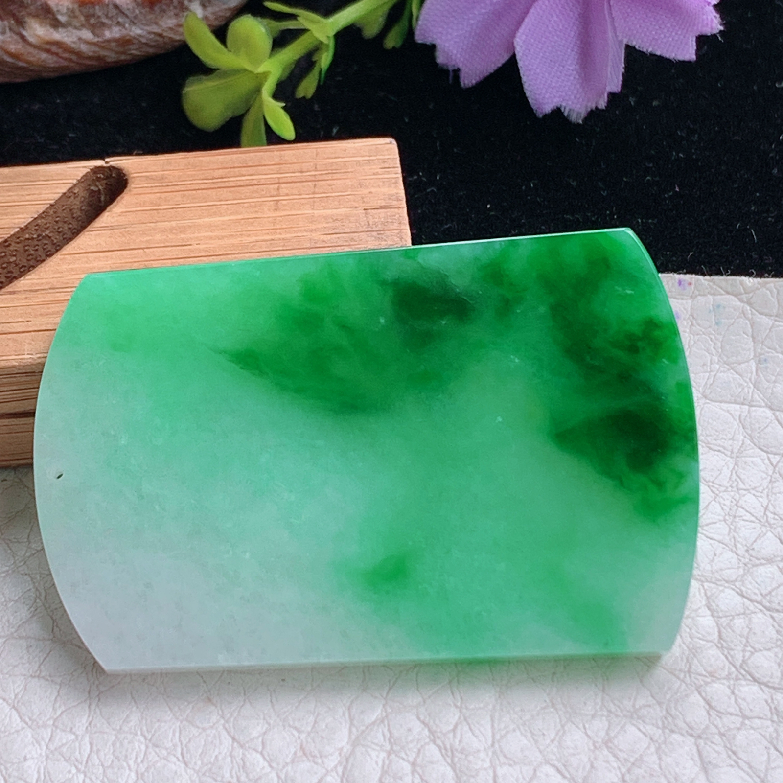 zz3实拍49*32*4天然缅甸翡翠飘绿平安无事牌吊坠简约素牌项坠