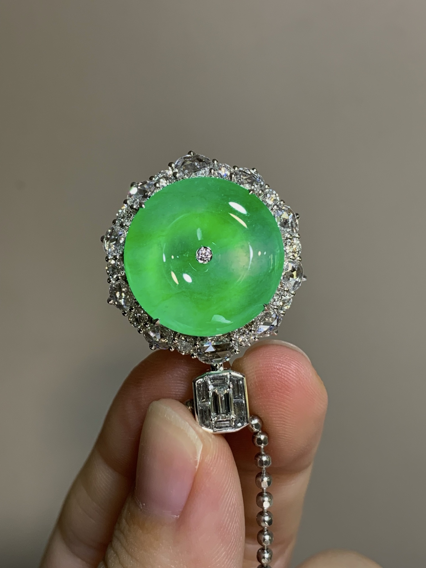 ️【18k金镶嵌平安扣吊坠】种老细腻，色阳浓郁起胶，成品：32.4*22.9*10.6，裸石：17.9,a17825/419