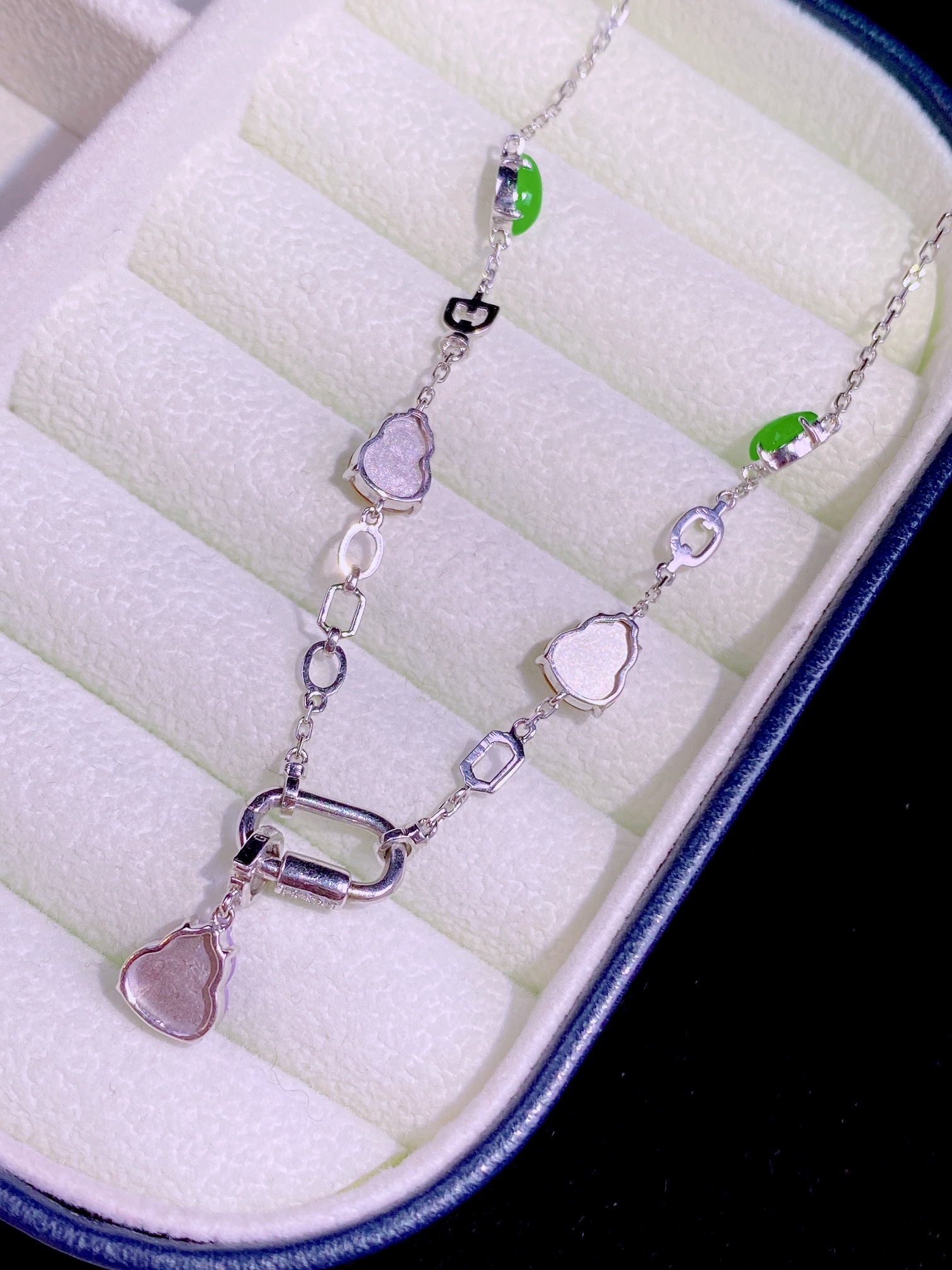 ️月移花影动 疑是玉人来天然翡翠冰种多彩锁骨链 高品质 奢华款佩戴高雅气质 满满的珠宝感 新品，8-7.5-2.5-78.5-11-4.3