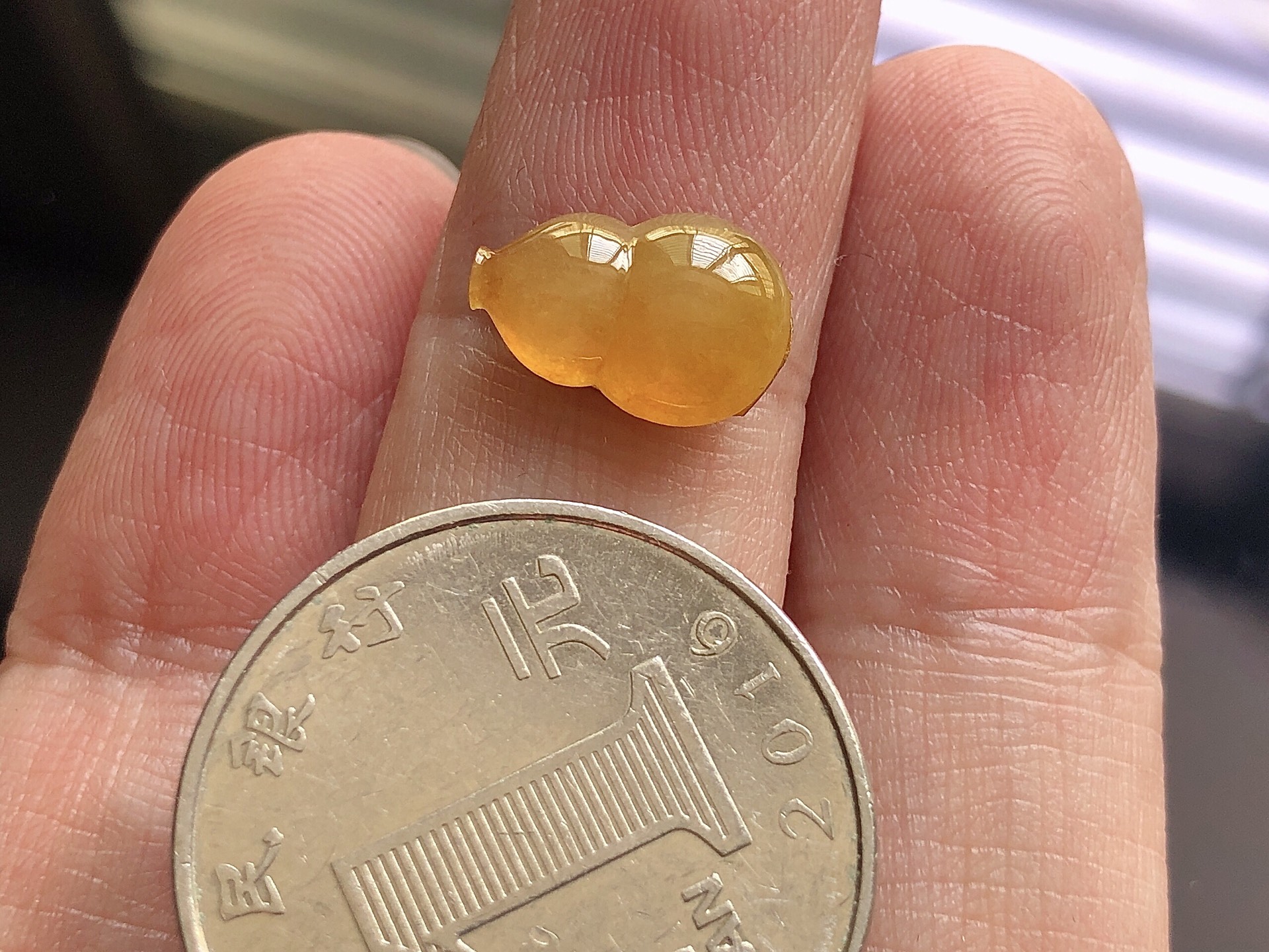 ️ 黄翡葫芦， 色泽极美，通透水润，玉质细腻，夺目迷人，镶嵌效果，品相，无裂，尺寸12.2*8.1*3.8