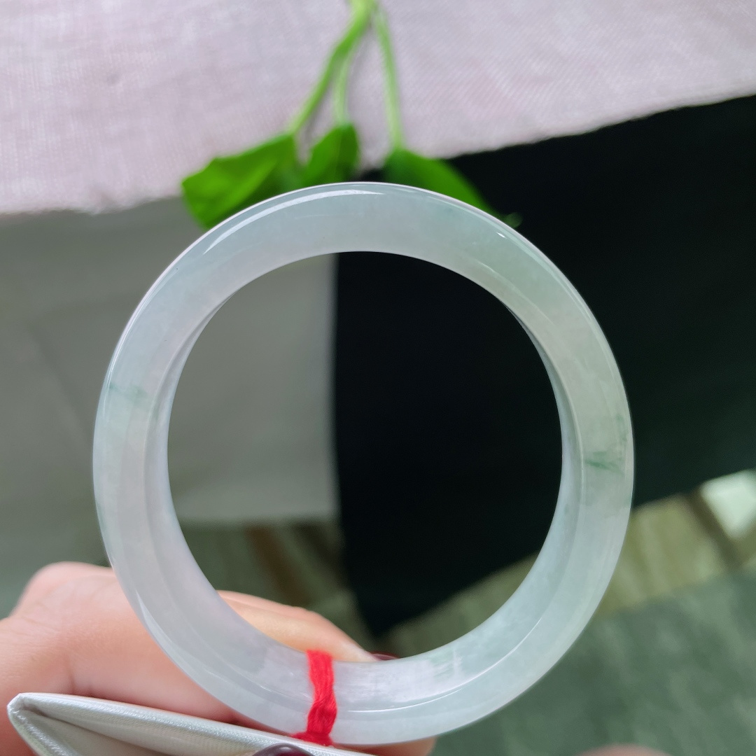 54（48.6）/11.6/6.9绿底贵妃，冰润细腻，秀丽，飘逸灵动，贵气，无裂，ss51235a