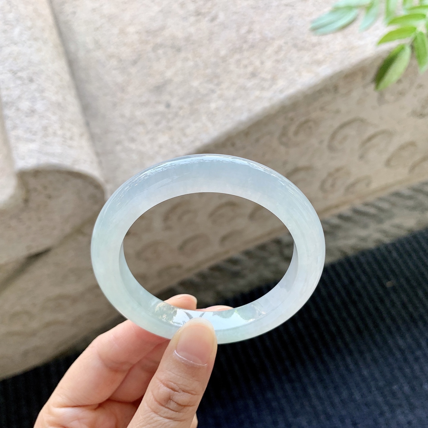 正圈53 54 圈口54.5/10/9 编码FL042005 糯冰底色，水润，种老，细腻，打灯有纹线