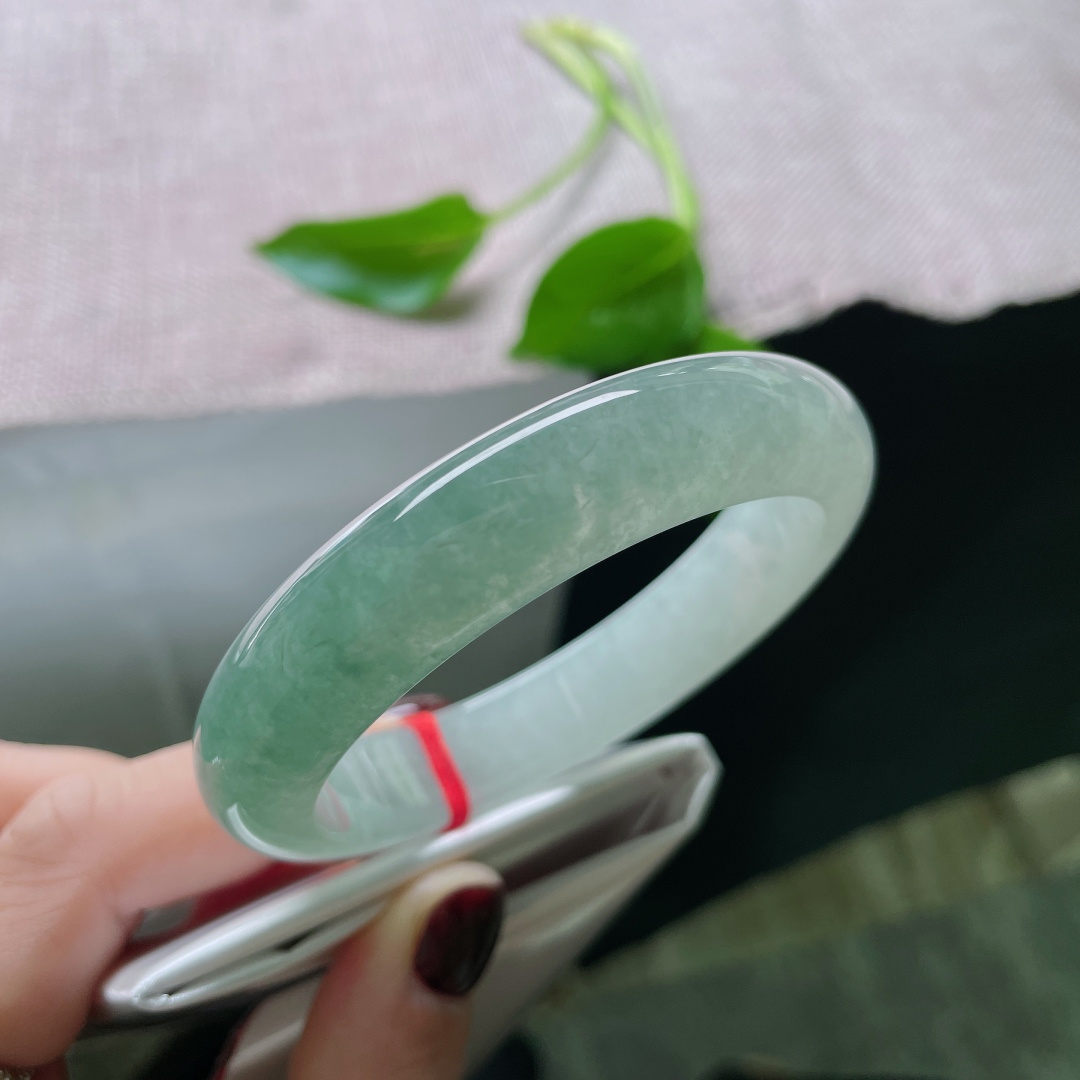 56.3/12.8/8.5，冰油正圈，像把天空和湖底的故事，全都封存在了这抹色彩里。无裂，ss50200a